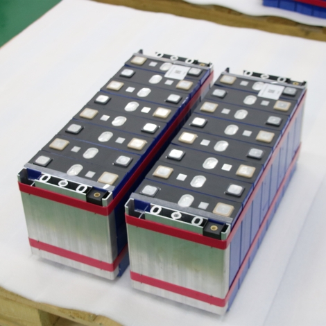 3.2V 105ah li-ion LFP battery cell can be made modules