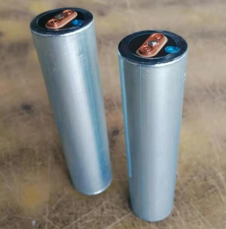 Lithium Ion Battery for Tricycle 3.2V15ah, Cyclinder Type with Bis